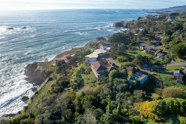 38882 Honey Run Lane, Gualala, CA 95445