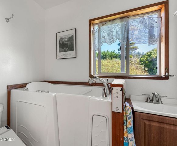 38882 Honey Run Lane, Gualala, CA 95445