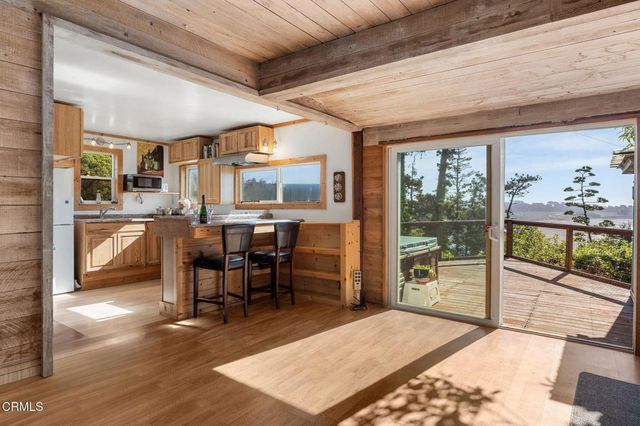 38882 Honey Run Lane, Gualala, CA 95445