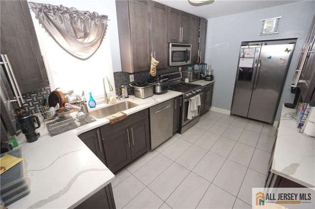 152 S Inman Avenue, Avenel, NJ 07001