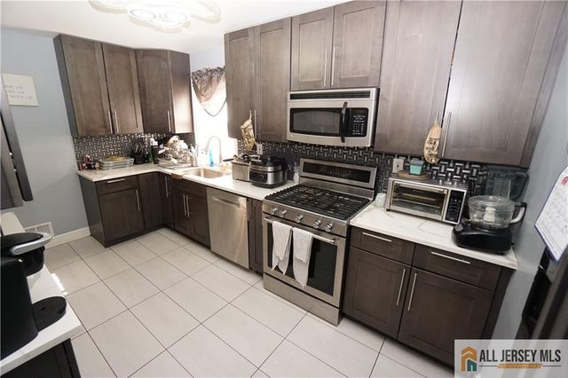 152 S Inman Avenue, Avenel, NJ 07001