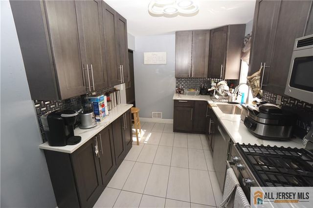 152 S Inman Avenue, Avenel, NJ 07001