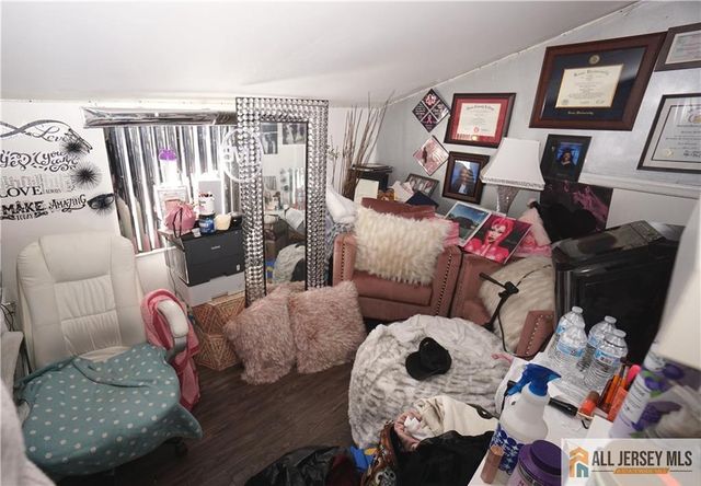 152 S Inman Avenue, Avenel, NJ 07001