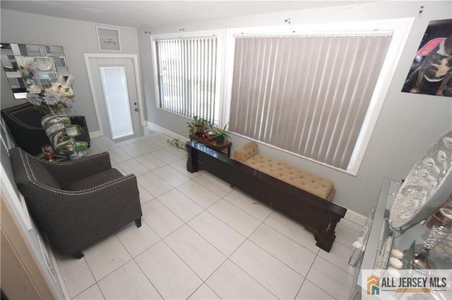 152 S Inman Avenue, Avenel, NJ 07001
