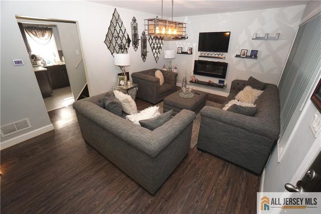 152 S Inman Avenue, Avenel, NJ 07001