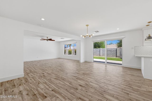 8224 E DEVONSHIRE Avenue, Scottsdale, AZ 85251