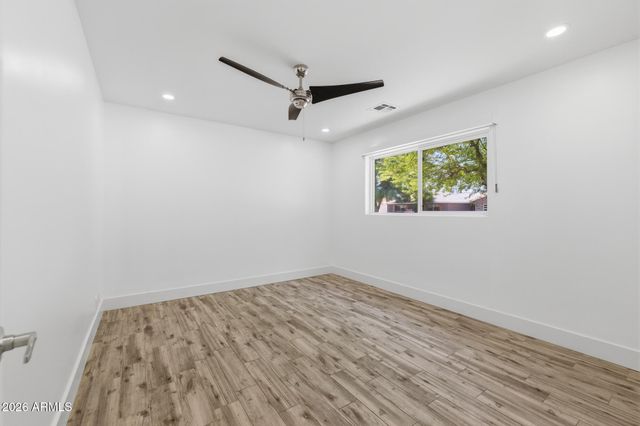 8224 E DEVONSHIRE Avenue, Scottsdale, AZ 85251