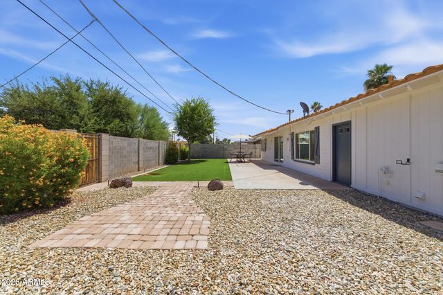 8224 E DEVONSHIRE Avenue, Scottsdale, AZ 85251