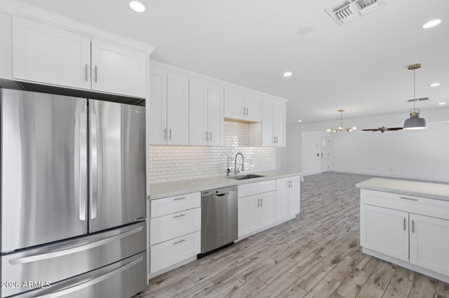 8224 E DEVONSHIRE Avenue, Scottsdale, AZ 85251