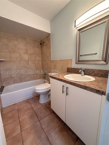 420 NE 18th Ave 5, Homestead, FL 33033