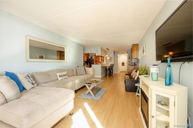 730 W Broadway 2J, Long Beach, NY 11561