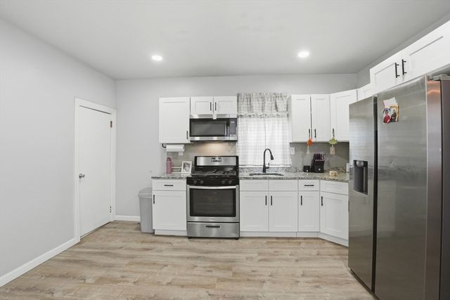 28 Warnock Street, Lowell, MA 01852