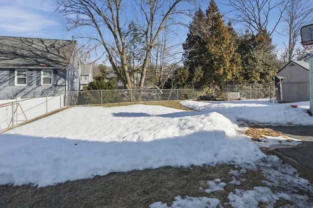 28 Warnock Street, Lowell, MA 01852