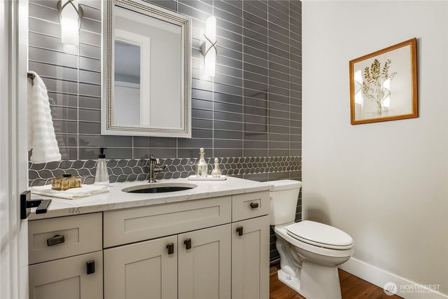 15525 NE 60th Street, Redmond, WA 98052