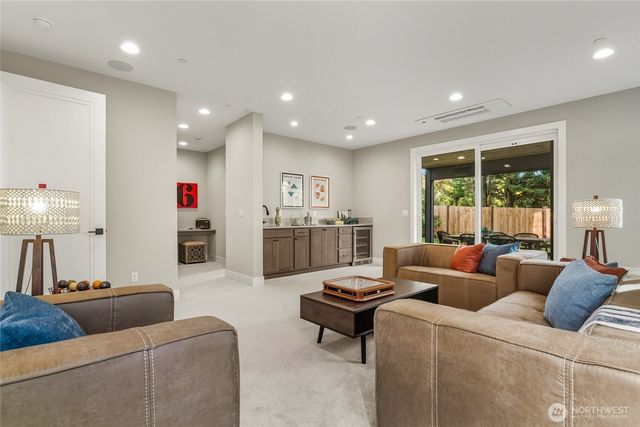 15525 NE 60th Street, Redmond, WA 98052