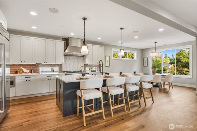 15525 NE 60th Street, Redmond, WA 98052