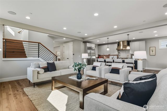 15525 NE 60th Street, Redmond, WA 98052