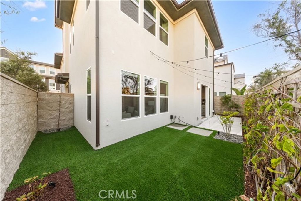 250 Newton, Lake Forest (el Toro), CA 92630