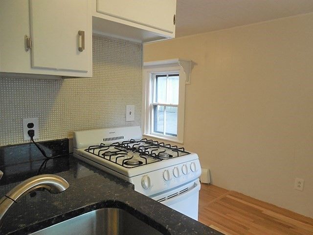 10 Smith Ave 1R, Somerville, MA 02143