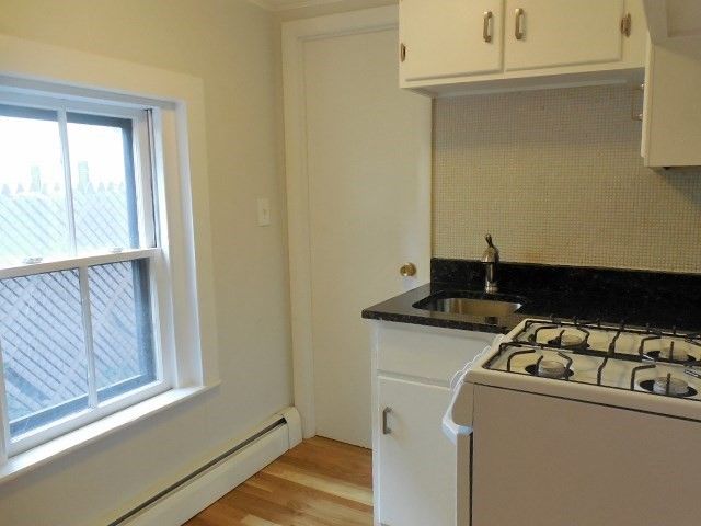 10 Smith Ave 1R, Somerville, MA 02143