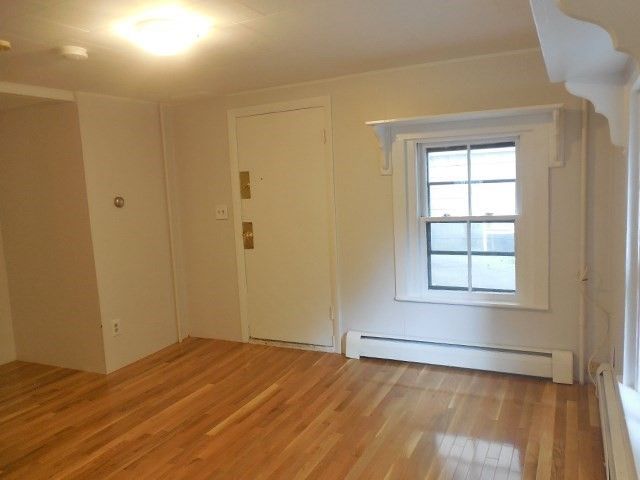 10 Smith Ave 1R, Somerville, MA 02143