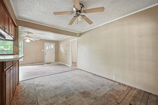 414 S Broadway Street, Bells, TX 75414