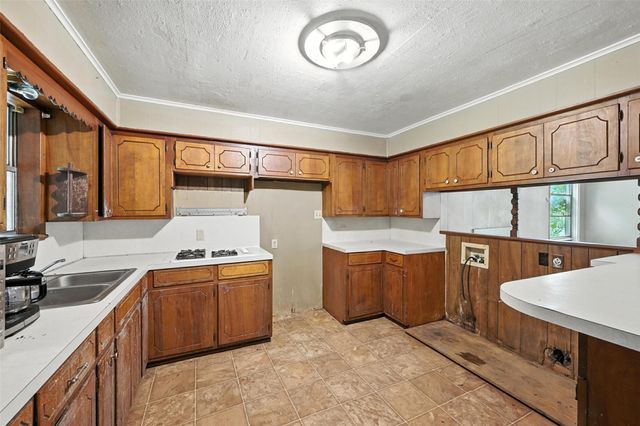 414 S Broadway Street, Bells, TX 75414