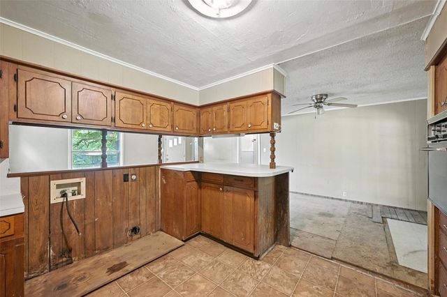 414 S Broadway Street, Bells, TX 75414