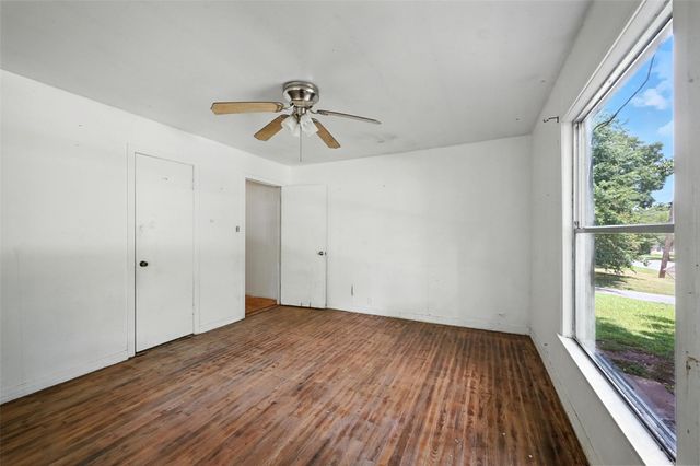 414 S Broadway Street, Bells, TX 75414