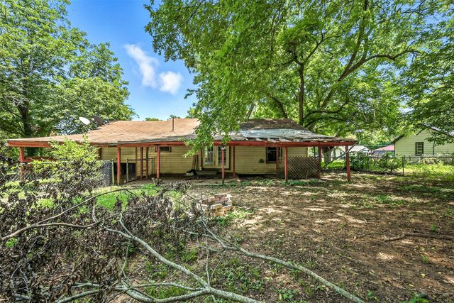 414 S Broadway Street, Bells, TX 75414