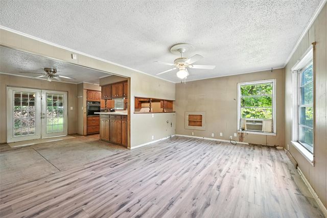 414 S Broadway Street, Bells, TX 75414