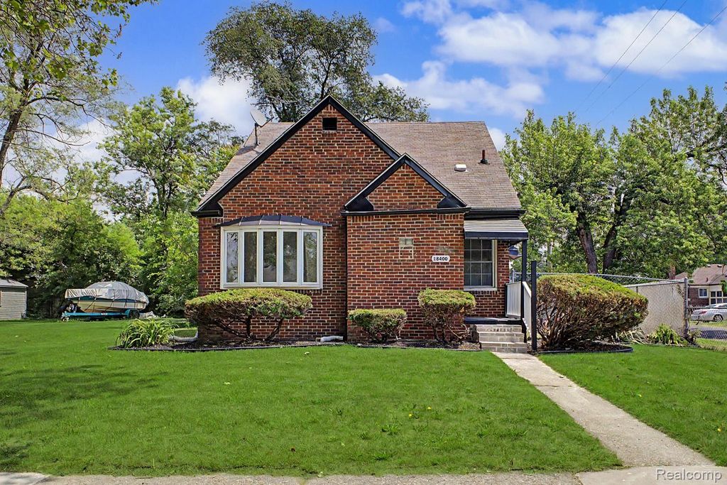 18400 Gilchrist Street, Detroit, MI 48235