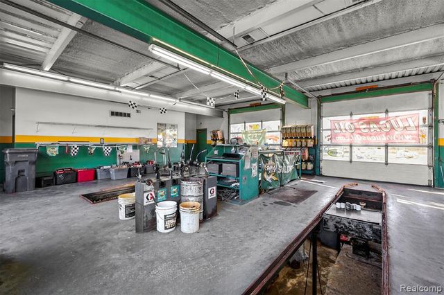 3422 Flushing Road, Flint, MI 48504