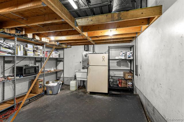 3422 Flushing Road, Flint, MI 48504