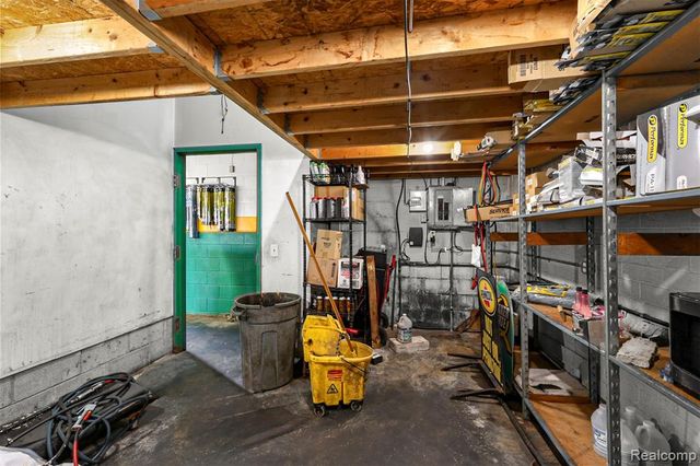 3422 Flushing Road, Flint, MI 48504