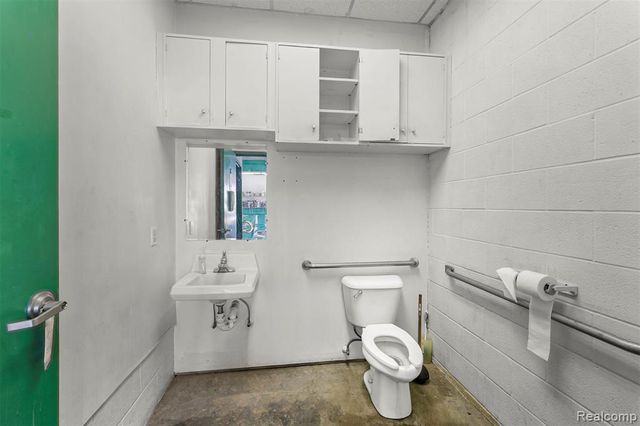 3422 Flushing Road, Flint, MI 48504