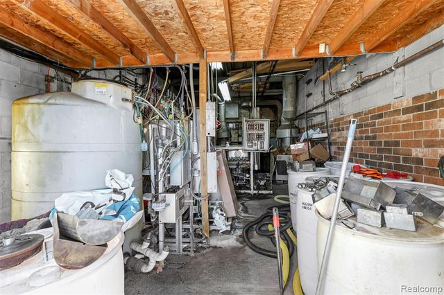 3422 Flushing Road, Flint, MI 48504