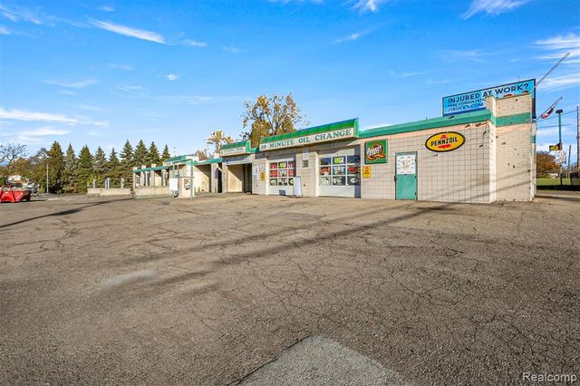 3422 Flushing Road, Flint, MI 48504