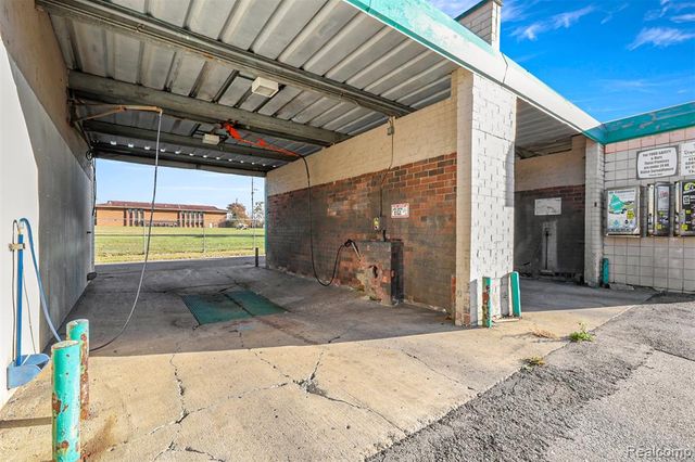 3422 Flushing Road, Flint, MI 48504