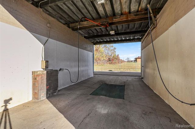 3422 Flushing Road, Flint, MI 48504