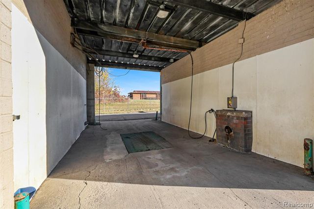 3422 Flushing Road, Flint, MI 48504