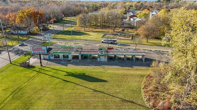 3422 Flushing Road, Flint, MI 48504