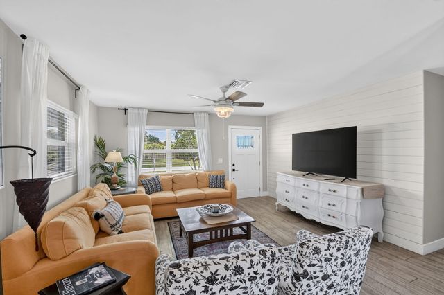 445 Palo Alto Drive, Palm Springs, FL 33461