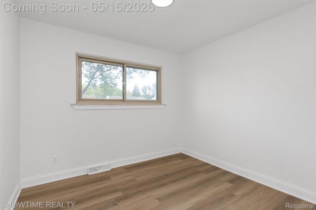 32544 Hazelwood Street, Westland, MI 48186
