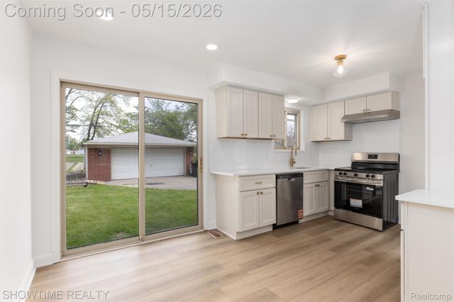 32544 Hazelwood Street, Westland, MI 48186