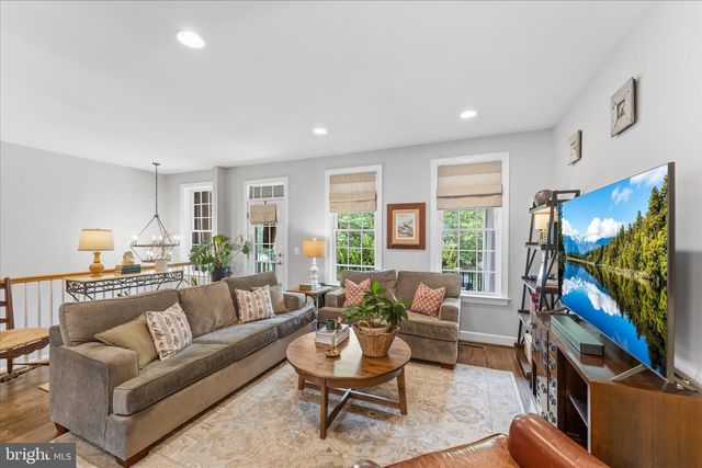 41060 DORATI SQ, Leesburg, VA 20175