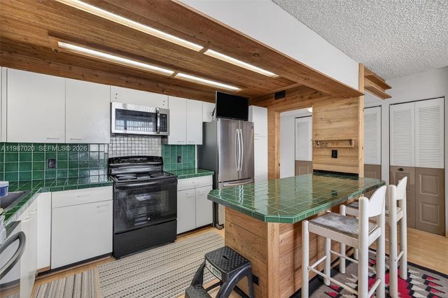 3350 NE 192nd St 5H-B, Aventura, FL 33180
