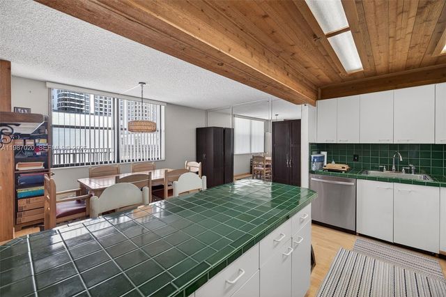 3350 NE 192nd St 5H-B, Aventura, FL 33180