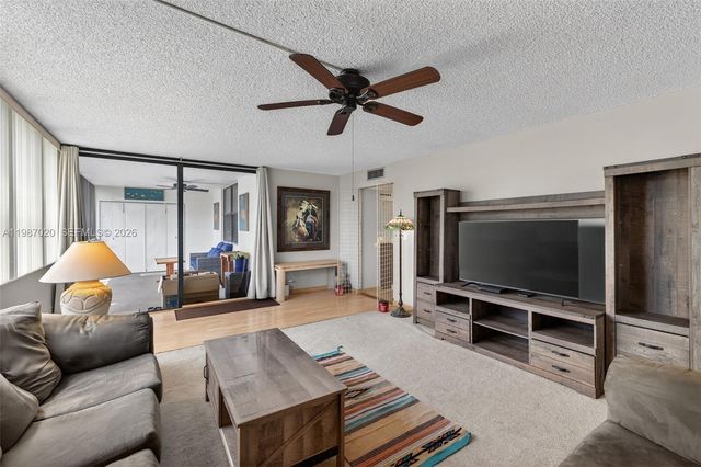 3350 NE 192nd St 5H-B, Aventura, FL 33180