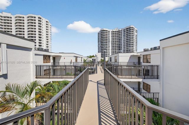 3350 NE 192nd St 5H-B, Aventura, FL 33180